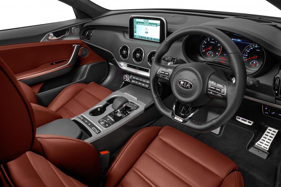 Интерьер Kia Stinger GT (CK) 2017 года  (AU) (фото 2 из 20)